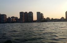 Private Guided Day Tour: Giza Pyramids, Egyptian Museum and Nile Dinner Cruise