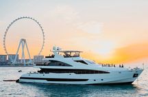 Dubai: Luxury Superyacht with Live DJ, Swimming & Open Bar