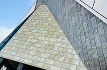 Giza Pyramids, Sphinx & GEM VIP Tour with Rooftop Lunch