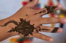 Traditional Moroccan Dress Experience in Marrakech