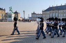 Private Walk & Canal Tour - Highlights + Changing of the Guards