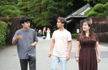 Tokyo: Private Ueno Highlights & Local Gem Walking Tour