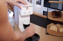 Hersonissos: Luxury Sunset Catamaran Cruise Sushi & Open Bar