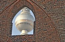 Berlin: Top Secret Private Bike Tour to Hidden Gems