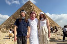 Giza pyramids Tour with horse drawn carriage or camel ride