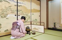 Shinjuku : Authentic Tea Ceremony with Matcha & Kimono