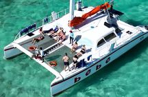 Private Catamaran Cruise to Bahia de las Aguilas