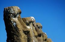 Epic and Mysterious Adventure Se Indiana Jones but in Rapa Nui