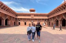 Taj Mahal Luxury Tour From Delhi by First Class Train Tickets