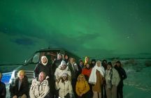 Hunting Aurora Boreales Small Group, with costumes, snacks and photo