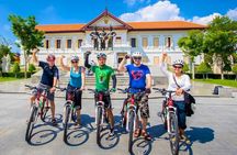 Chiang Mai: Private Historic Old City Bike Tour - Night