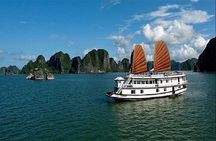 Halong Bay Shore Excursion: Boat Trip to the World Heritage Site