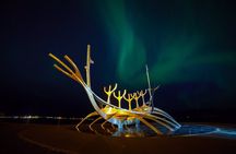 Reykjavik: Northern Lights Small Group with Surprise