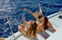 Chania: Afternoon Catamaran trip - Dinner, Drinks & Sunset