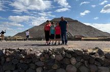 Teotihuacan at your pace: Private driver and round trip transfer.