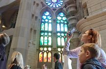 Sagrada Familia & Official Guide Private or Small Group Tour