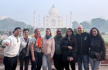 From Delhi: Agra Overnight With Taj Mahal Sunrise and Sunset Tour