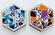 Guided Mosaic Class in Barcelona - Gaudi Hexagonal Shape Tile 1h.