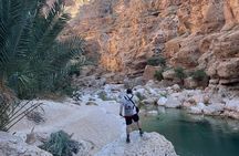 Muscat: Wadi Shab and Bimmah Sinkhole Adventure