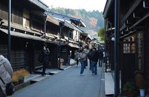 Walking Tour in Takayama Old Town and Historic Streets