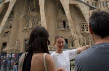 Barcelona in 3 Hours: Express Highlights & best Photo Spots Tour
