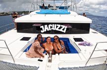 Catamaran with jacuzzi for groups Lunch and drinks Puerto plata