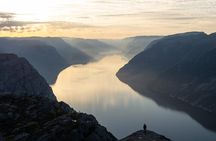 Preikestolen Sunrise Hike and Breakfast