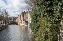 Guided Walking Tour of Bruges with Canal Cruise and Tastings