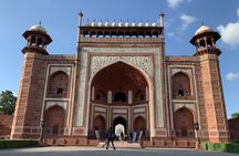 Kolkata to Taj Mahal Same-Day Tour by Flight with Private Guide