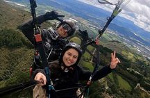 Paragliding flight in Guatavita with transport from Bogota