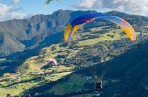 Paragliding flight in Guatavita with transport from Bogota
