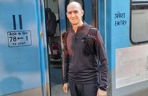 From Delhi: All-Inclusive Taj Mahal Tour by Train with Escort