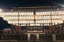 Kyoto night walk: Gion and Geisha district with local youth