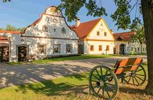 Český Krumlov & Holašovice UNESCO Village Small Group Day Tour