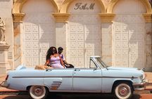 Cartagena Luxury Classic Car Tour + Bilingual Historian Guide