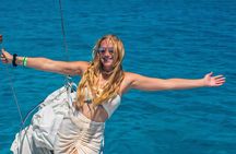 Isla Mujeres Catamaran Tour with Open Bar from Costa Mujeres