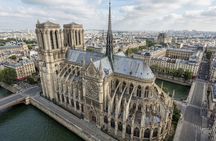 Notre-Dame Exterior Guided Tour with Scheduled Group Access