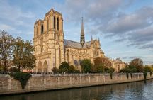 Notre-Dame Exterior Guided Tour with Scheduled Group Access