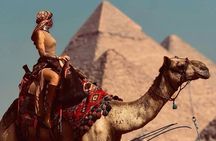 Private Pyramids VIP Tour: Egyptologist, Lunch & Pro Photos