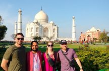 Agra: Taj Mahal Skip The Line Tour with Express Entry Tickets