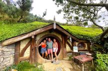 Hobbiton & Rotorua including Waiotapu Day Tour from Auckland