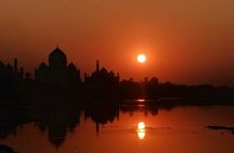 Skip The Line Taj Mahal and Agra Fort Guided Tour 