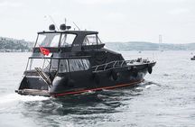 Private 2 Hours Bosphorus Luxury Yacht Cruise in Istanbul