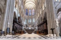 Notre Dame Cathedral Tour with Scheduled Access