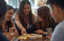 Cultural and Gastronomic Tour in Montmartre Flavors and Stories