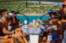 Cagliari: Mari Pintau Sailing Trip with Lunch & Snorkeling