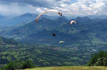 Private Tour: Coffee Village + Paragliding Flight from Medellin
