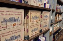 Loire Valley Castles Guided Day Trip from Paris in Minivan