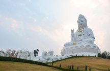 Chiang Rai: White, Blue, Red Temples and Long Neck Village Tour