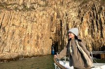 Yacht Cruise Double Sea Arches in Hong Kong UNESCO Geopark
